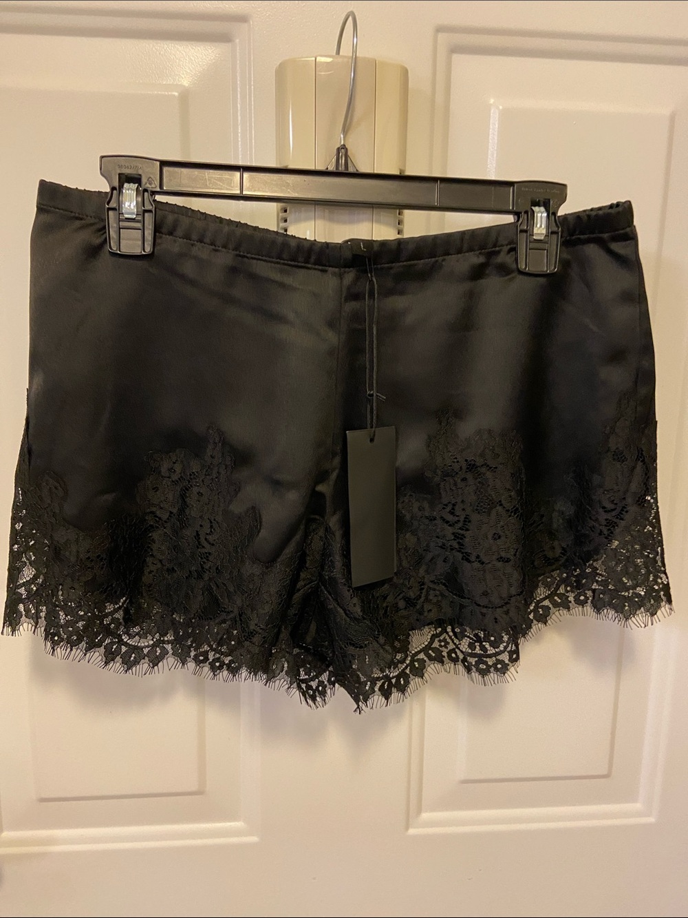 🖤Black Silky Lace Trim Shorts🖤